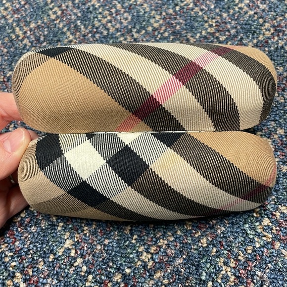 Preloved unisex Burberry Sunglasses w/case - Picture 10 of 13